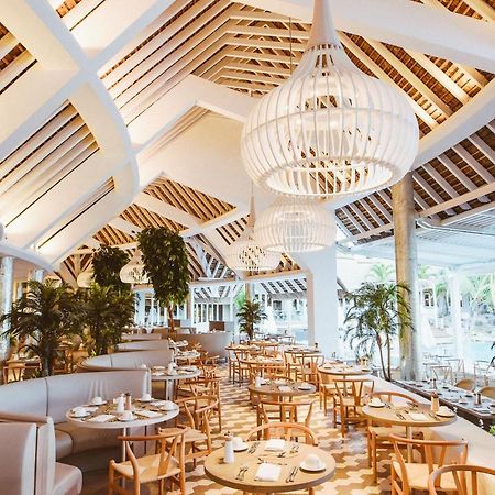 Lux* Grand Gaube Resort & Villas Εξωτερικό φωτογραφία The interior of the restaurant