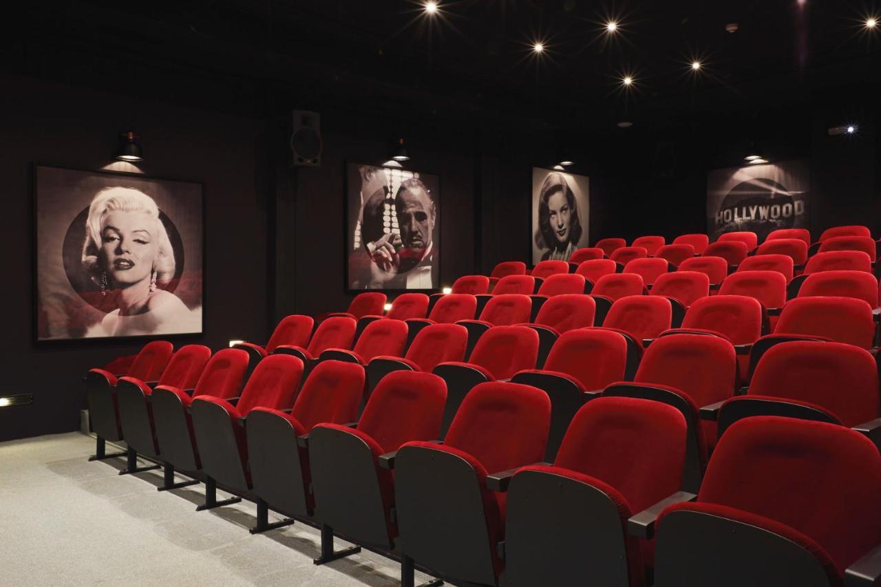 Lux* Grand Gaube Resort & Villas Εξωτερικό φωτογραφία The interior of the museum