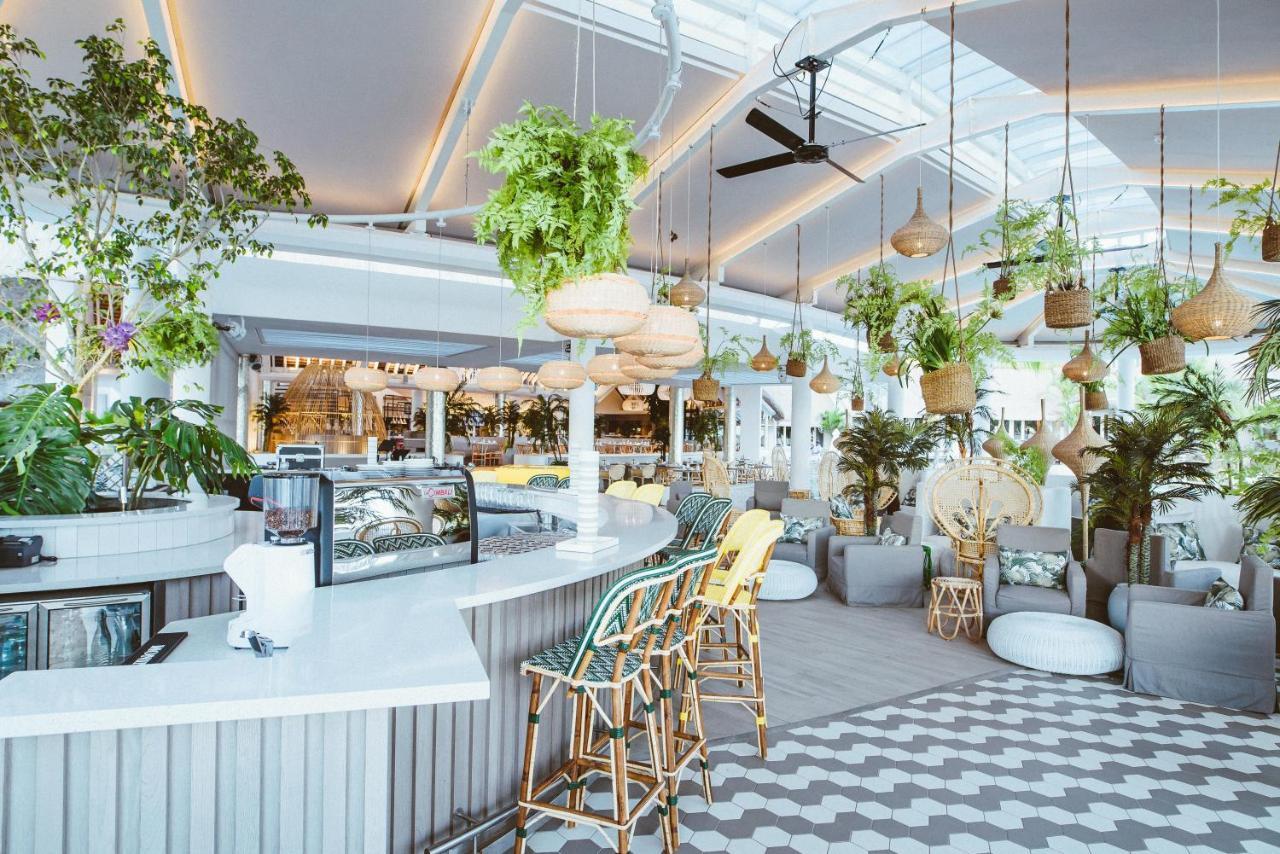 Lux* Grand Gaube Resort & Villas Εξωτερικό φωτογραφία The interior of the restaurant