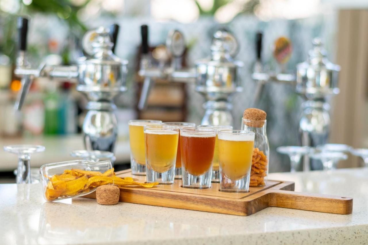 Lux* Grand Gaube Resort & Villas Εξωτερικό φωτογραφία Beer tasting