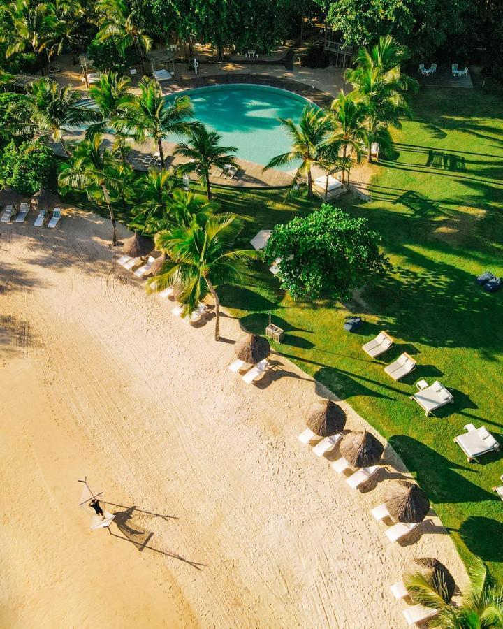 Lux* Grand Gaube Resort & Villas Εξωτερικό φωτογραφία Aerial view of the beach at the resort